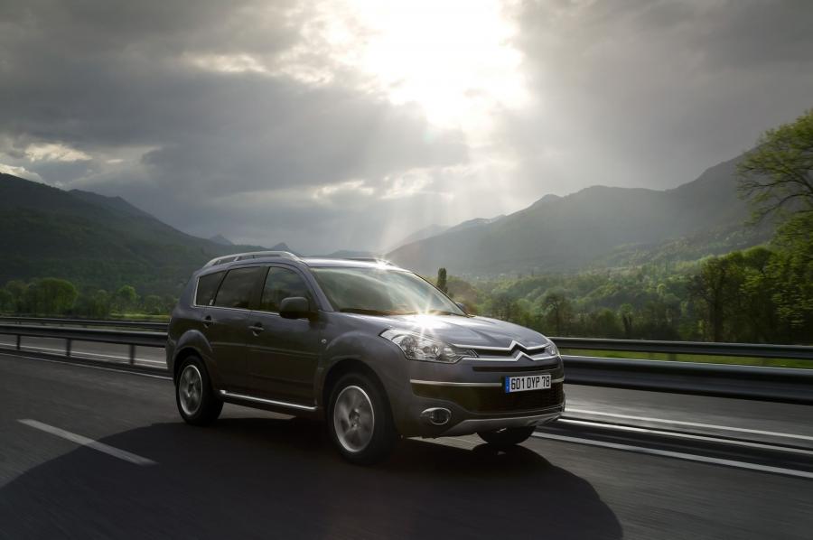  Citroen C-Crosser 2008 года  (фото 27 из 144)